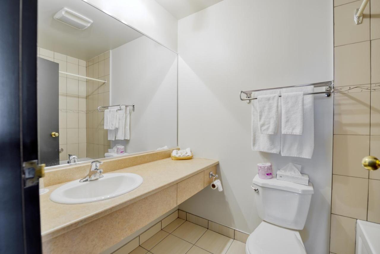 Auberge De La Montagne Coupee Saint Jean De Matha Екстериор снимка