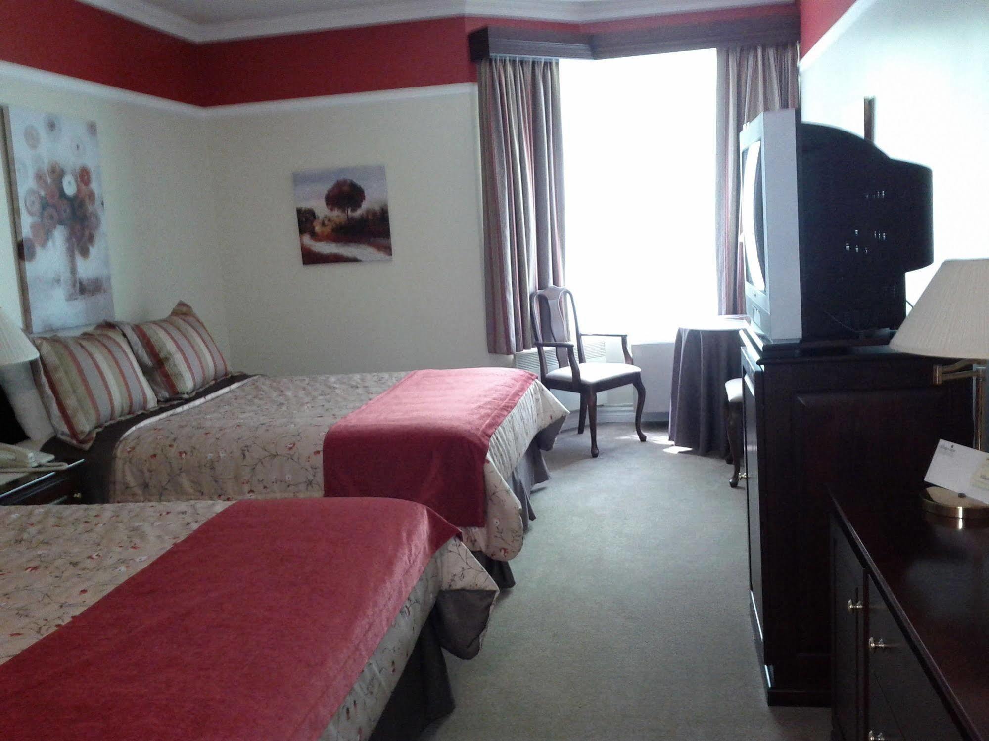 Auberge De La Montagne Coupee Saint Jean De Matha Екстериор снимка